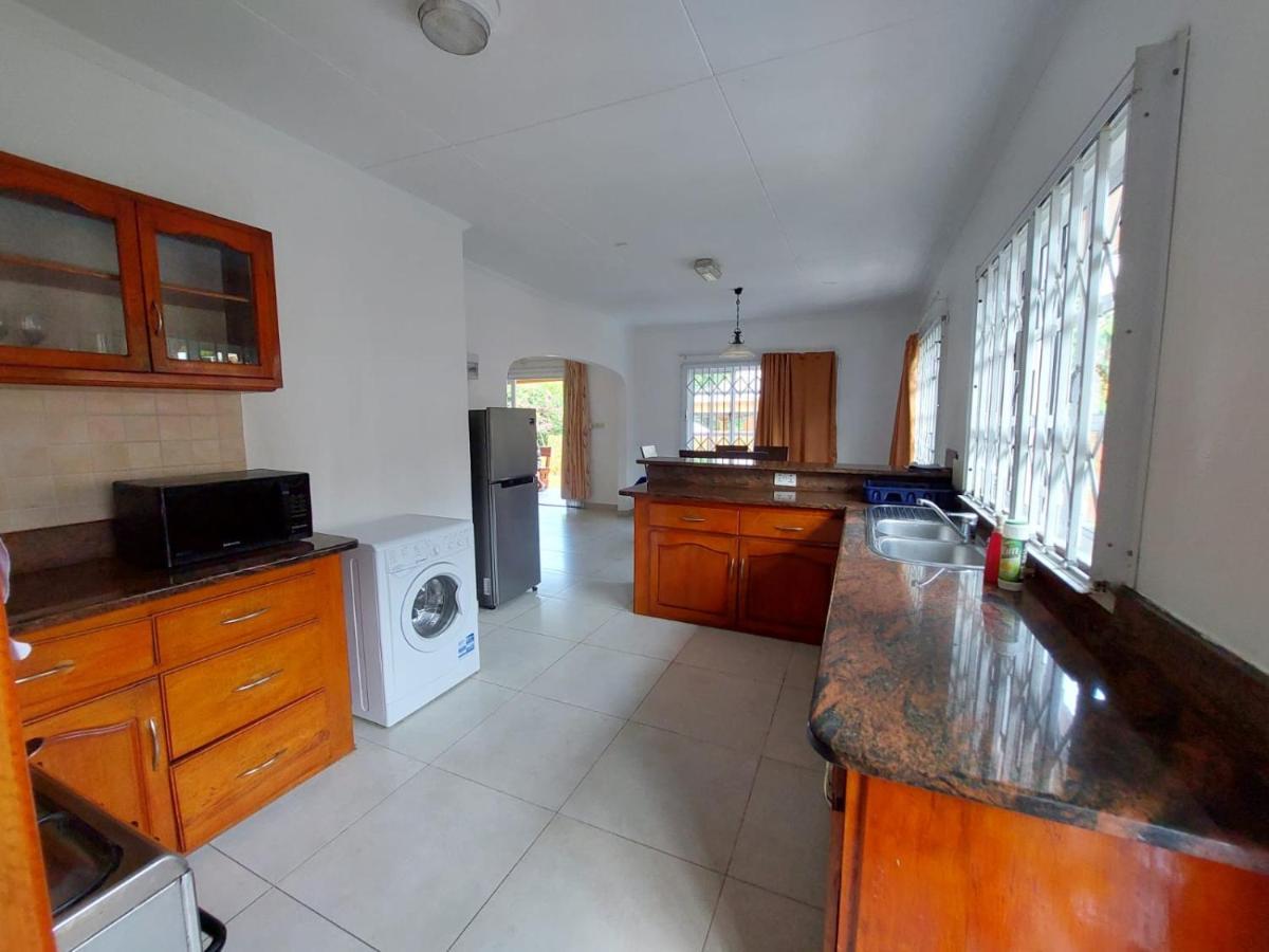 Beau Vallon Villa Self Catering With Pool Екстер'єр фото