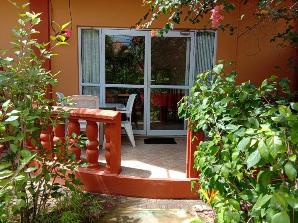 Beau Vallon Villa Self Catering With Pool Екстер'єр фото