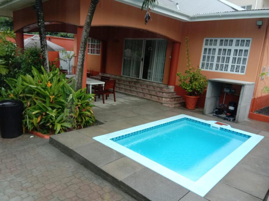 Beau Vallon Villa Self Catering With Pool Екстер'єр фото